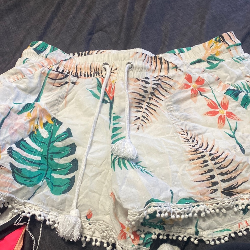 floral shorts size medium